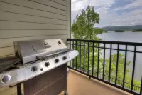 Lake Life Luxury on the Water