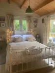 Cuttermoon Lodge - Escape to a Romantic Rural Idyll