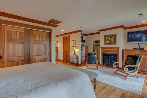 Incredible Luxury Loft in Historic Downtown McMinnville Hotels in McMinnville