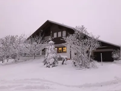 Spacious, idyllic vacation apartment with 2 balconies Hotels near Skilift Bischofsreut