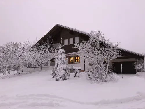 Spacious, idyllic vacation apartment with 2 balconies