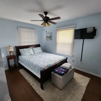 LARGE 5 BEDROOM HOME MINUTES FROM LBI