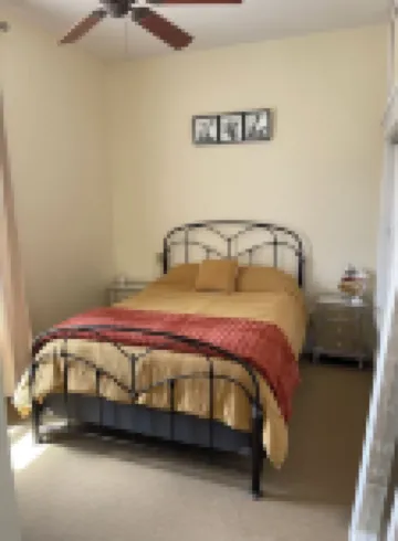 Luxury lofted 2-bedroom downtown condo in beautiful Red Lodge with WiFi, AC