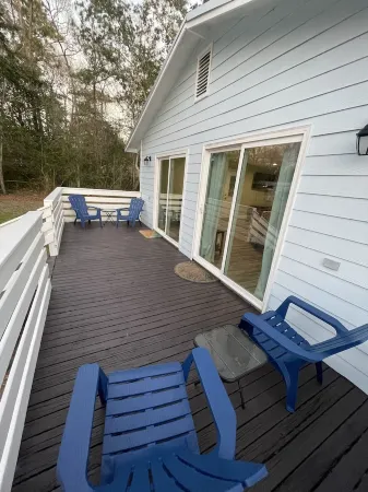 Cozy 2-bedroom 2 bath cottage in enjoyable Ocean Springs!