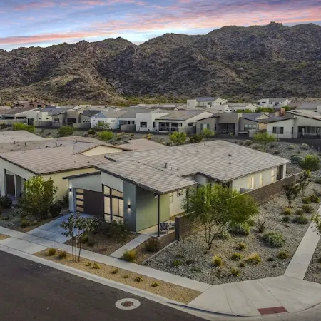 South Mountain Luxury Retreat - New & Modern Отели рядом с достопримечательностью «Саут Маунтин Парк Сценик Драйв»
