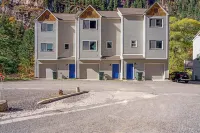 Steps to Hot Springs, Shops, & Trails / 2Br Fiber