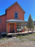 Creekside Side Pet Friendly Retreat