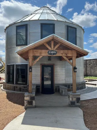 Walnut Springs Silo Cabin B