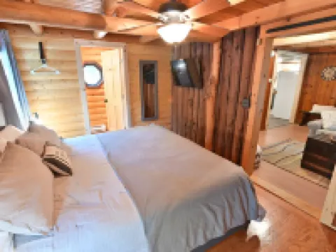 La Vita e Bella -Life is Good- at this pet friendly Northwoods escape Hotels in Phelps