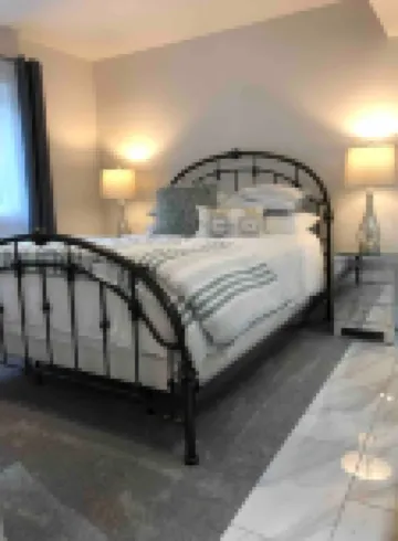 Silver Falls Luxury Studio-1/2 mi from Silver Falls