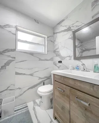 Centrally Located 3-Bedroom Oasis: 20 Mins to Beach and City Life on VRBO Hotels near Proto Corporation