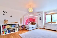 Spacious Designer Home in Boulder Perfect for Families and Groups