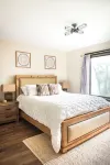 Designer Home: A+ Views HotTub Pool GameRoom Grill - balcon