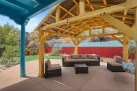 Amazing views of the mountains and city with game room and putting green!!! - Jacuzzi