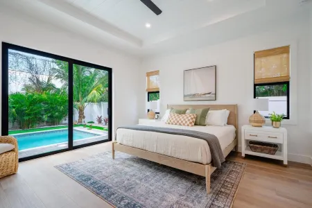 Welcome to "The Endless Summer House