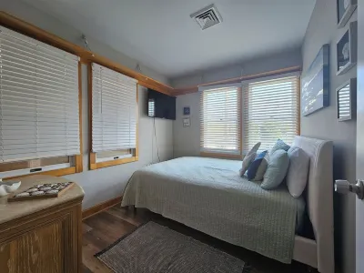 Cozy OC getaway. Perfect location for Shopping, Fishing, Beach & Boardwalk!  호텔