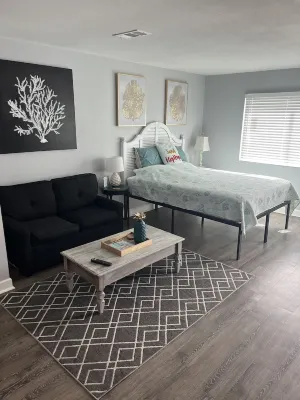 Updated & Stunning Holiday Isle Condo Отели рядом с достопримечательностью «Harbor Blvd»