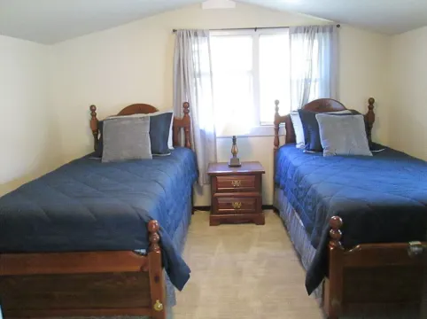 Country Farmhouse, Visit Family, Bristol Casino, Hiking/Biking, Relocating Here