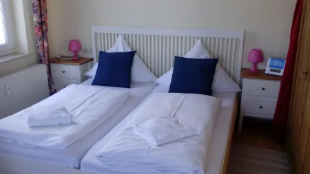 Quiet, yet centrally located apartment with lake view