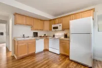 Private Guest Suite - near Alderwood Mall - Seattle Hotels in Alderwood Manor