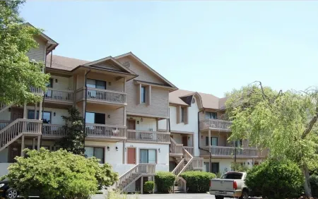 Pelican Perch with Pool View Condo w/ 3 Porches!