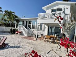 Keys Cottage, Oceanfront, Dock, Fenced Backyard