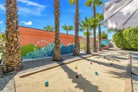 Luxurious 5BR Vacation Rental Indio, Pool Spa 1+ Acre Oasis, Walk to Festivals