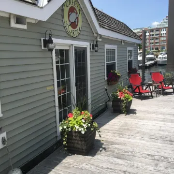 Best of Boston Houseboat Heat/AC in Boston Harbor Suite1 in Historic Navy Yard
