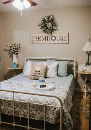 Chief of Ladiga Creekside Cottage