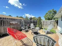 🏈 Minutes from Lambeau • 5 bdrms • Heated Garage • Home Theatre • Game Room Hotels near Austin Straubel Airport