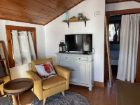 Wonderful water front house Hoteles en Bourne