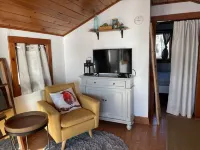 Wonderful water front house Hotels in Bourne