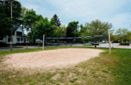 NEW cozy cottage a short walk to Northport and Lake Michigan!