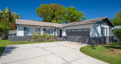 TROPICAL HAVEN w PRIVATE HEATED POOL central to many BEACHES and more!