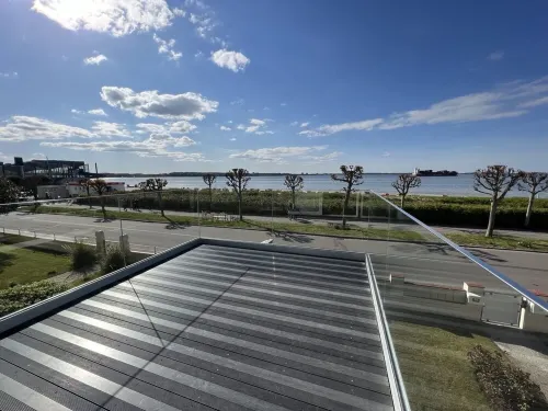 Mila vacation apartment with direct sea view and small sauna Hotels in Laboe