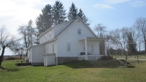Stay in an authentic 1823 post-and-beam framed Federal style rural farmhouse. Hotels in Kiantone