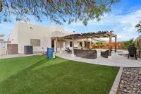 Private Desert Oasis / Pool, Arcade, Grill & RV Parking / 4 Bedroom 2 Bath Home