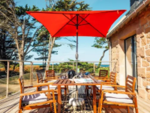 House ☆☆☆ in Landrellec, recent renovation, feet in the water. Hotels in Pleumeur-Bodou