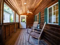 Romantic Secluded Cabin w/ Hot Tub, Private Driftless Escape Hotels in Freeman