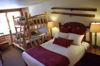 Amazing location! TRUE Ski-In/Out @ Winter Park Slopeside ZML. Sleeps 9, 2BR/2BA
