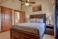 Gorgeous 5 Bedroom Log Cabin for your ALL YEAR relaxation by Zion National Park