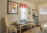 “SWEET ROSE” Cottage!  Vintage Glam!  GOG, Horses, Manitou!