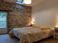 2km from the beach, charming family house totally refurbished in private area