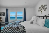Amazing Direct Oceanfront Florida  3 Bedroom in pristine private beach SOLE