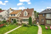Stunning Lake View  and City Skyline View Property in Bay View Milwaukee