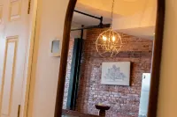 Luxurious 2 BR Loft