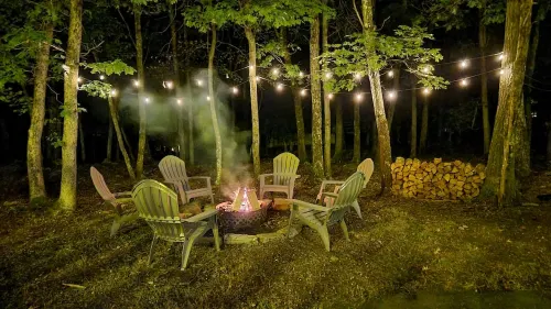 NEW!! 5 Star Gated Community. Wifi, Games, Fire Pit, 5 Smart TVs, Towels/Linens!