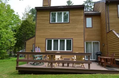 3BR Townhouse, Walk to downtown 3 miles)