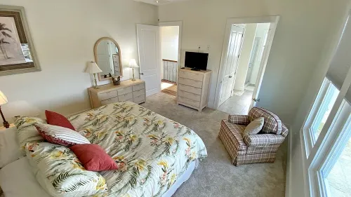Spacious House with prime Beach access