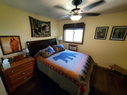 Mountain view cabin, fully remodeled, huge screen in porch with panoramic view.
